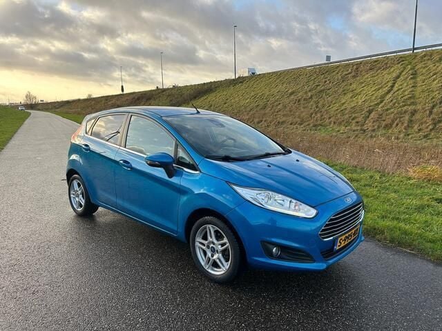 Occasion Ford Fiesta Titanium 101 PK (74 kW) 2013 Blauw Hatchback