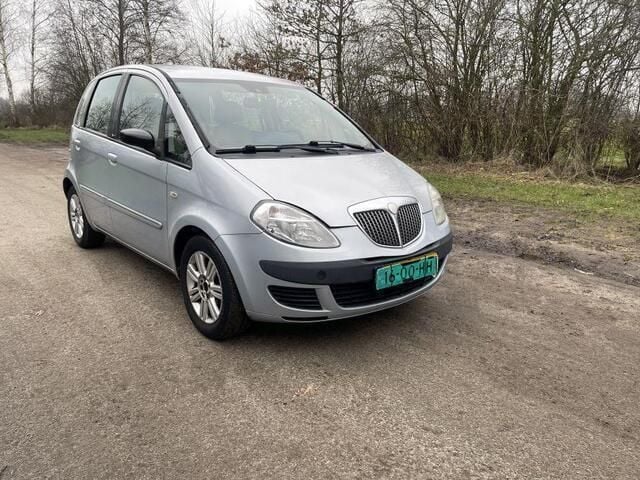 Occasion Lancia Musa 95 PK (69 kW) 2005 Grijs MPV