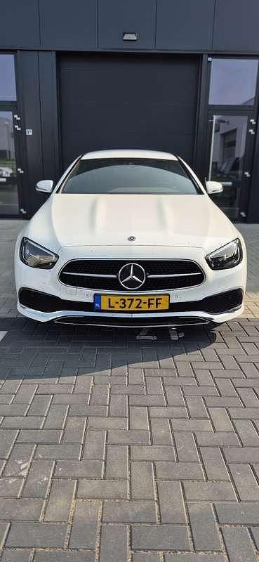 Wit Gebruikt 2020 Mercedes E200 AMG Coupé | € 35.000 (Eerlijke prijs) - Afbeelding 1/4