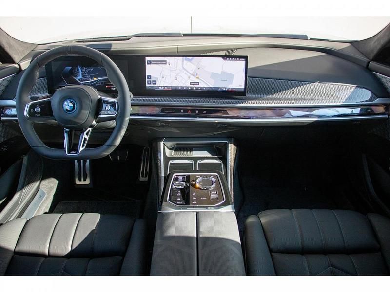 Occasion BMW i7 Comfort Edition 22 kW (30 PK) 2025 Bmw individual tansanit metallic / oxidgrau metallic (blauw metallic) Sedan