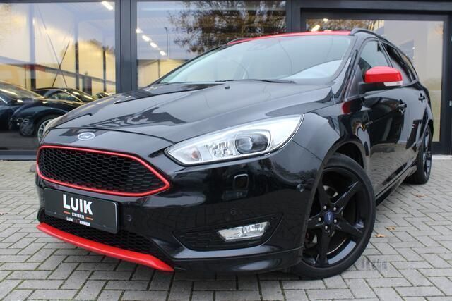 Zwart Gebruikt 2015 Ford Focus ST-Line Stationwagen | € 12.900 (Duur) - Afbeelding 1/4