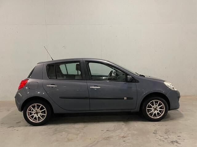 Blauw Gebruikt 2007 Renault Clio R.S. Exception Hatchback | € 1.450 (Super prijs) - Afbeelding 1/4