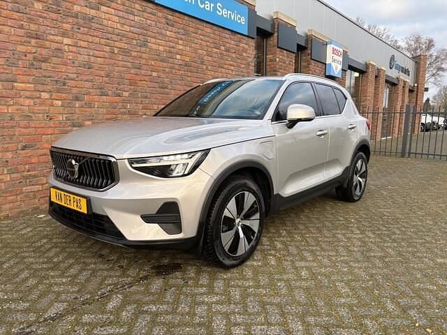 Grijs Gebruikt 2023 Volvo XC40 Core SUV | € 34.755 (Goede deal) - Afbeelding 1/4