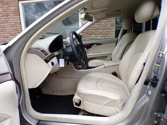 Occasion Mercedes E200 Classic 163 PK (119 kW) 2004 Grijs, metallic lak Stationwagen