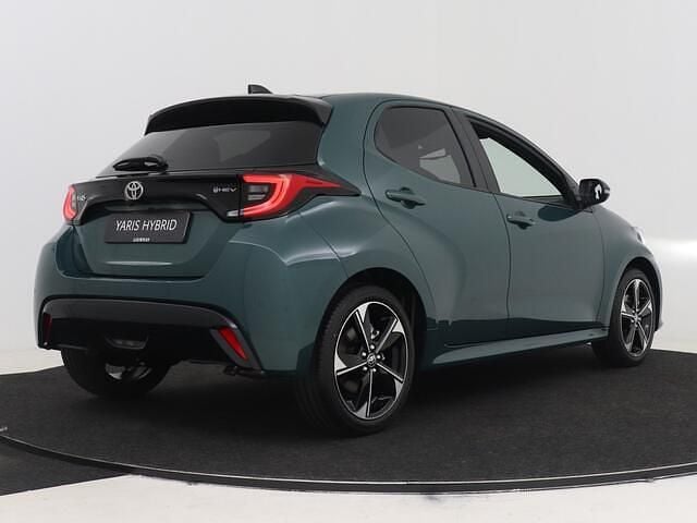 Nieuw Toyota Yaris Executive 131 PK (96 kW) 2026 Zilver metallic Hatchback