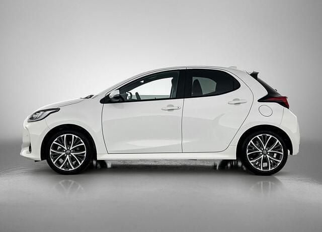 Nieuw Toyota Yaris Executive 131 PK (96 kW) 2025 Wit parelmoer Hatchback