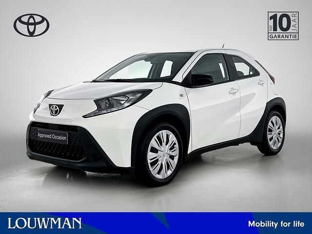 Wit Gebruikt 2022 Toyota Aygo X Play SUV | € 16.450 - Afbeelding 1/4
