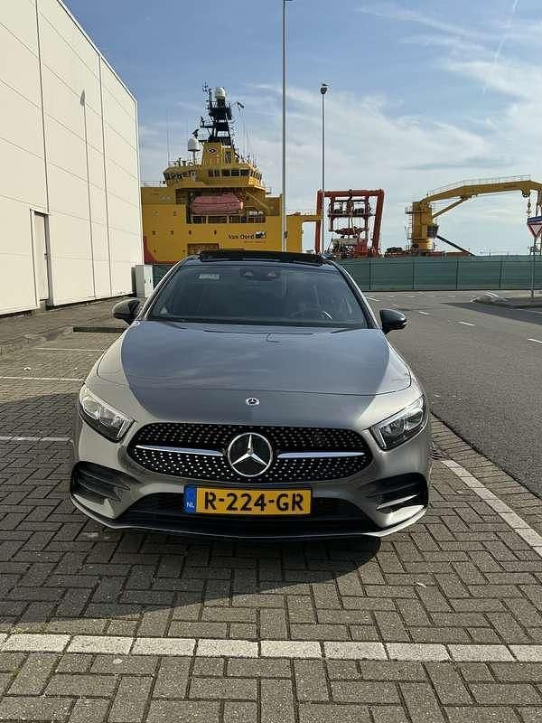 Grijs Gebruikt 2018 Mercedes A200 AMG Stationwagen | € 23.499 (Goede deal) - Afbeelding 1/4