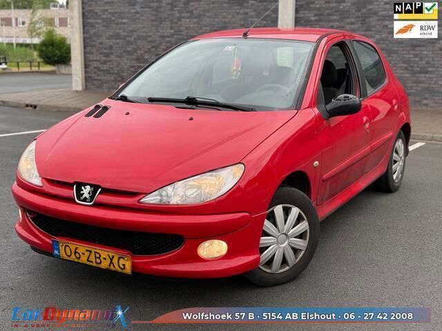 Rood Gebruikt 2008 Peugeot 206 Forever Hatchback | € 999 - Afbeelding 1/4