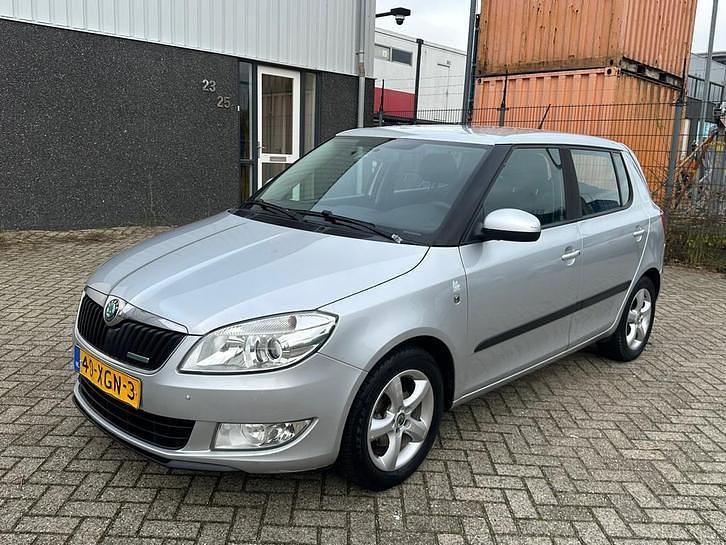 Grijs Gebruikt 2012 Skoda Fabia GreenLine Hatchback | € 2.499 (Eerlijke prijs) - Afbeelding 1/4