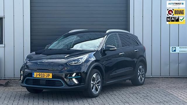 Zwart, metallic lak Gebruikt 2020 Kia e-Niro 3 SUV | € 19.945 (Super prijs) - Afbeelding 1/4