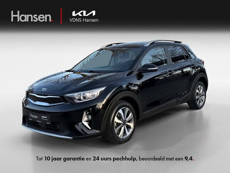 Zwart Occasion 2021 Kia Stonic SUV | € 16.445 (Eerlijke prijs) - Afbeelding 1/4