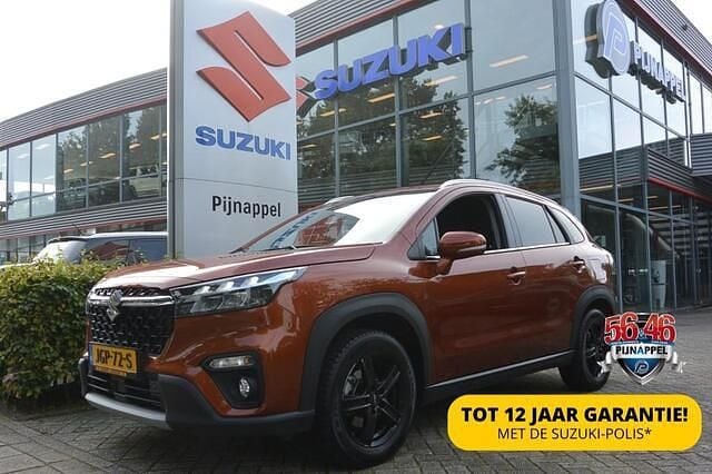 Bruin Gebruikt 2023 Suzuki SX4 S-Cross SUV | € 27.950 (Eerlijke prijs) - Afbeelding 1/4