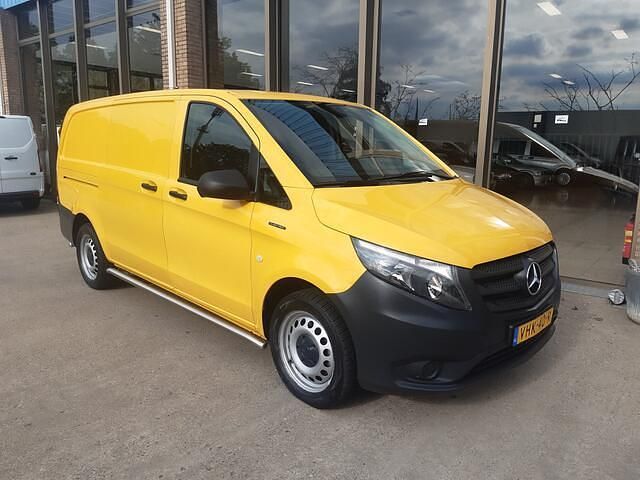 Geel Gebruikt 2020 Mercedes e-Vito MPV | € 13.700 - Afbeelding 1/4
