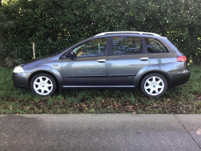 Occasion Fiat Croma Emotion 147 PK (108 kW) 2005 Grijs Hatchback