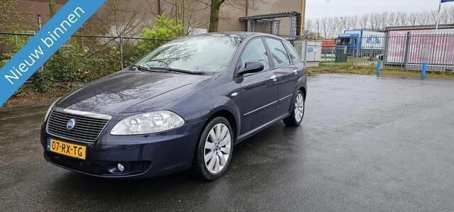 Blauw Gebruikt 2005 Fiat Croma Emotion Hatchback | € 1.249 (Goede deal) - Afbeelding 1/4