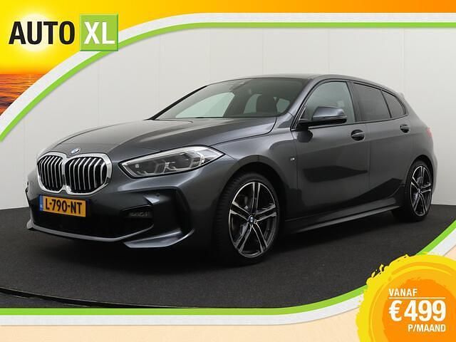 Grijs Gebruikt 2021 BMW 118 M Sport Hatchback | € 25.940 (Iets duurder) - Afbeelding 1/4