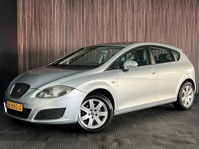 Grijs Occasion 2010 Seat Leon Ecomotive Hatchback | € 2.950 (Eerlijke prijs) - Afbeelding 1/4