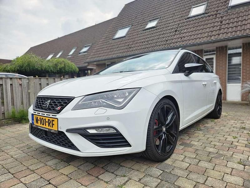 Gebruikt 2017 Cupra Leon Stationwagen | € 21.150 (Eerlijke prijs) - Afbeelding 1/4