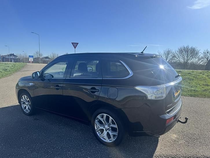 Occasion Mitsubishi Outlander Instyle 135 PK (99 kW) 2014 Zwart SUV