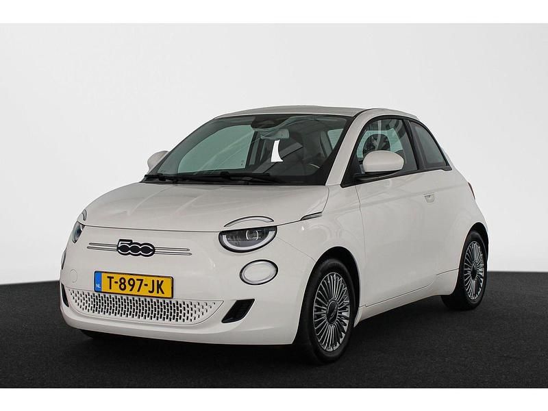 Wit Occasion 2022 Fiat 500e Icon Hatchback | € 16.945 (Eerlijke prijs) - Afbeelding 1/1