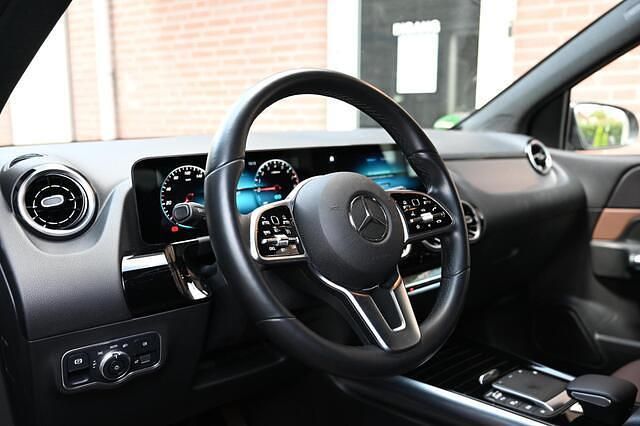 Occasion Mercedes B250 Advantage 218 PK (160 kW) 2021 Zwart MPV