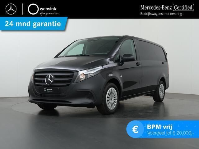 Grijs Gebruikt 2024 Mercedes Vito MPV | € 46.650 - Afbeelding 1/4