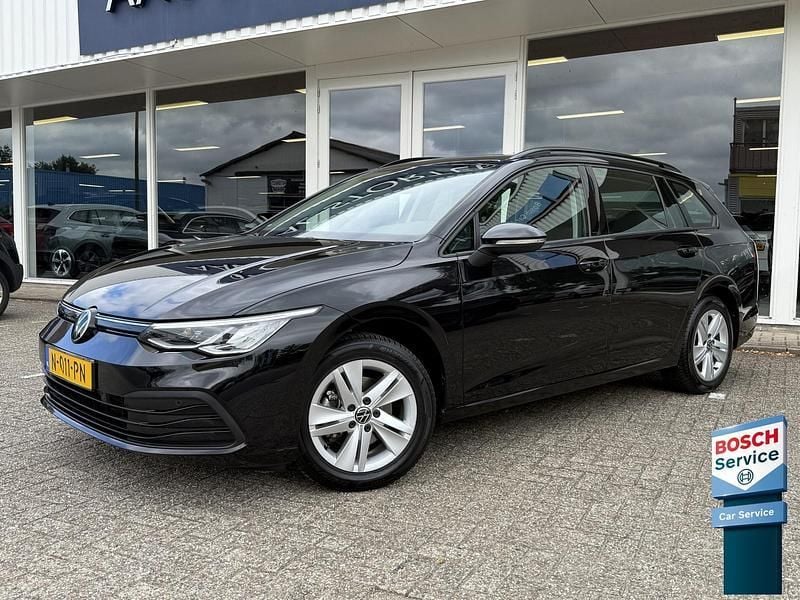 Zwart Gebruikt 2021 VW Golf VIII Life Stationwagen | € 19.995 (Eerlijke prijs) - Afbeelding 1/4