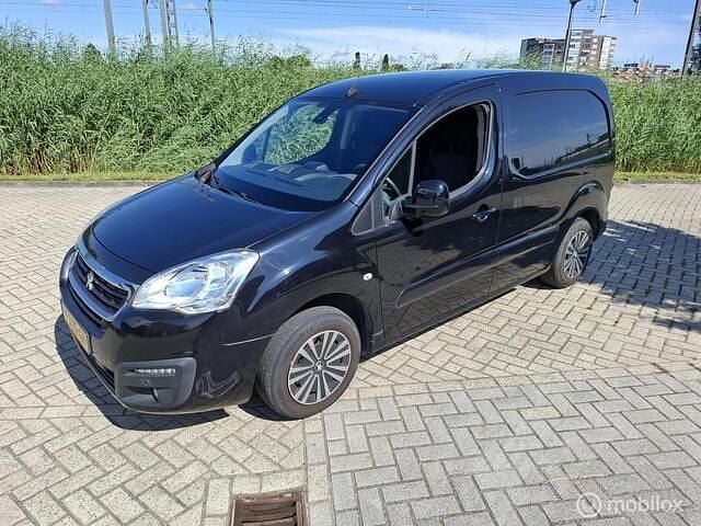 Zwart Gebruikt 2017 Peugeot Partner MPV | € 4.499 (Super prijs) - Afbeelding 1/4