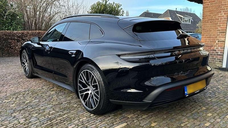 Occasion Porsche Taycan Cross Turismo 280 kW (381 PK) 2022 Zwart Stationwagen
