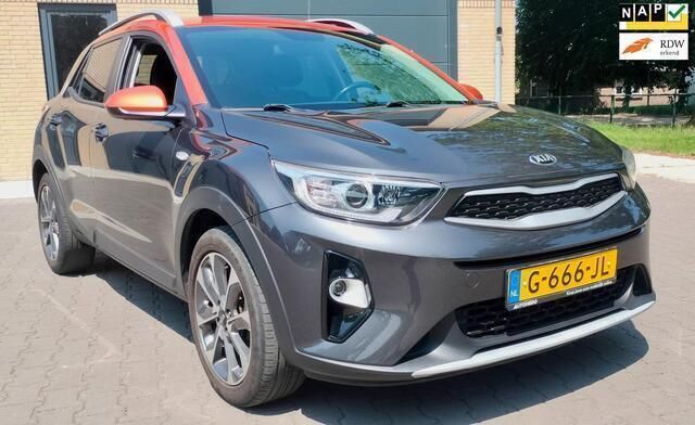 Grijs Gebruikt 2019 Kia Stonic SUV | € 12.799 (Eerlijke prijs) - Afbeelding 1/4