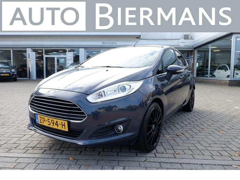 Zwart Gebruikt 2015 Ford Fiesta Titanium X Hatchback | € 9.850 (Eerlijke prijs) - Afbeelding 1/4