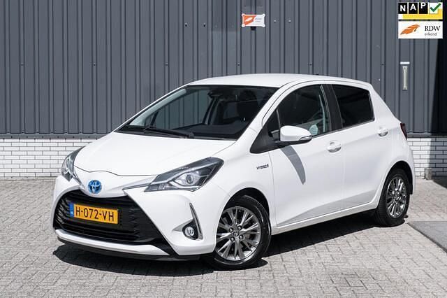 Wit Gebruikt 2020 Toyota Yaris Hatchback | € 15.450 (Goede deal) - Afbeelding 1/4