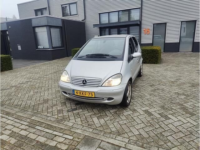 Grijs (metallic) Gebruikt 2001 Mercedes A160 Avantgarde MPV | € 1.150 (Goede deal) - Afbeelding 1/1