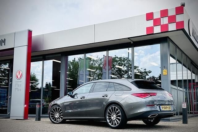 Occasion Mercedes CLA180 Shooting Brake Advantage 136 PK (100 kW) 2020 Grijs, metallic lak Stationwagen