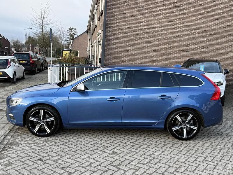 Occasion Volvo V60 R-Design 150 PK (110 kW) 2020 Blauw Stationwagen