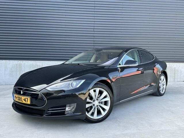 Zwart Gebruikt 2014 Tesla Model S Sedan | € 17.999 (Eerlijke prijs) - Afbeelding 1/4
