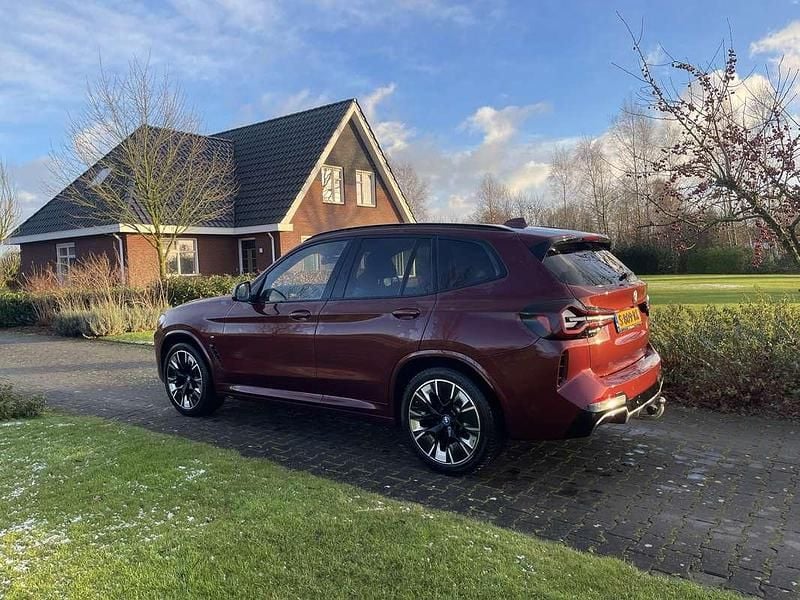 Rood Occasion 2022 BMW iX3 Executive SUV | € 38.500 (Eerlijke prijs) - Afbeelding 1/2