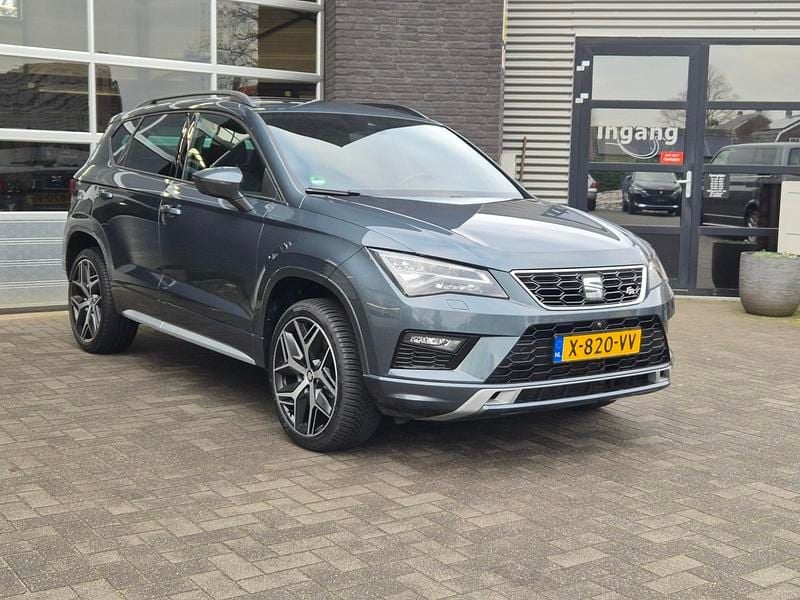 Grijs Occasion 2024 Seat Ateca CONNECT SUV | € 21.500 - Afbeelding 1/4