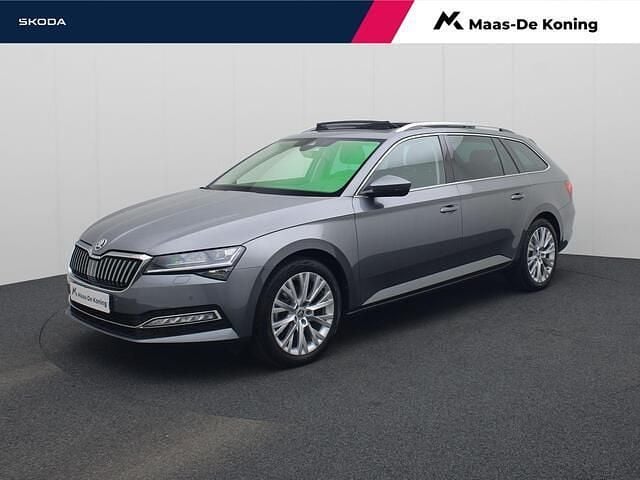 Grijs Gebruikt 2024 Skoda Superb Business Line Stationwagen | € 35.880 (Eerlijke prijs) - Afbeelding 1/4