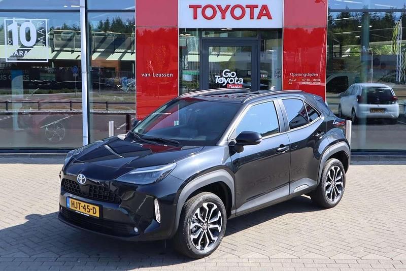 Zwart Occasion 2024 Toyota Yaris Cross SUV | € 26.740 (Goede deal) - Afbeelding 1/4