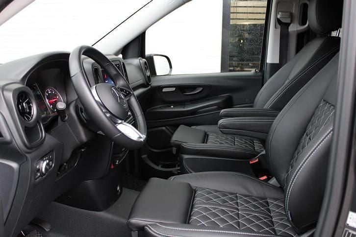 Occasion Mercedes Vito 190 PK (139 kW) 2024 Grijs (metallic) Van