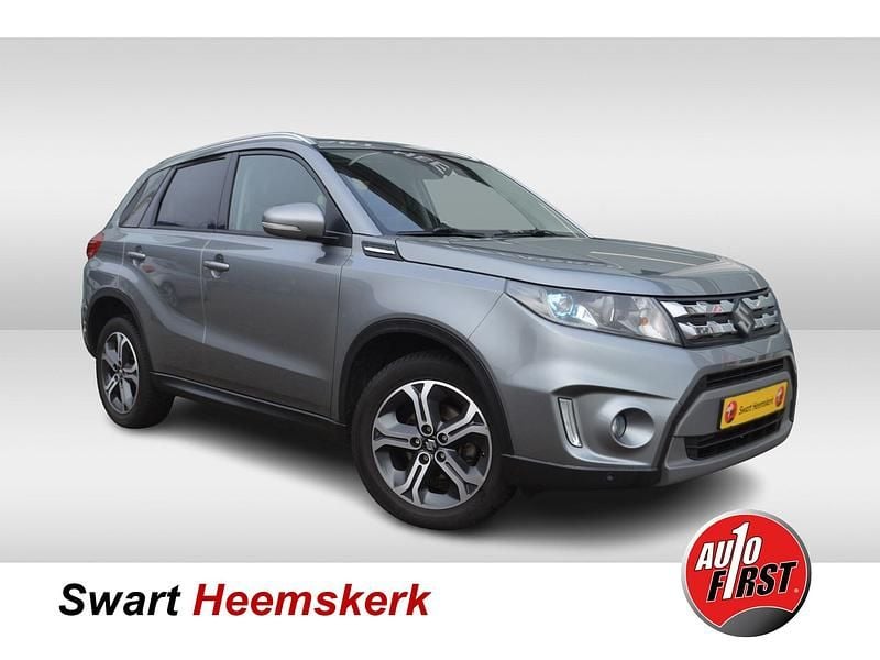 Grijs (metallic) Gebruikt 2017 Suzuki Vitara Exclusive SUV | € 16.450 (Eerlijke prijs) - Afbeelding 1/4