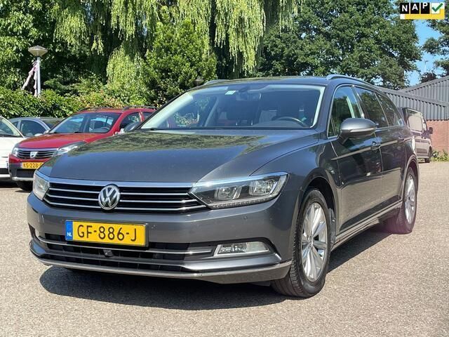 Grijs Gebruikt 2015 VW Passat Highline Stationwagen | € 11.995 (Eerlijke prijs) - Afbeelding 1/4