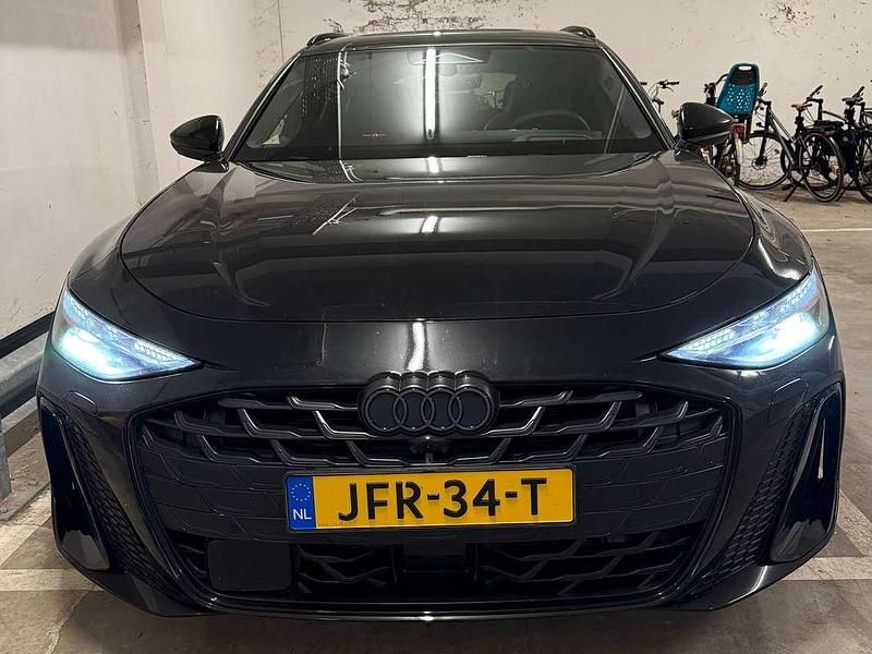 Zwart Gebruikt 2025 Audi A6 Competition Stationwagen | € 104.950 - Afbeelding 1/4