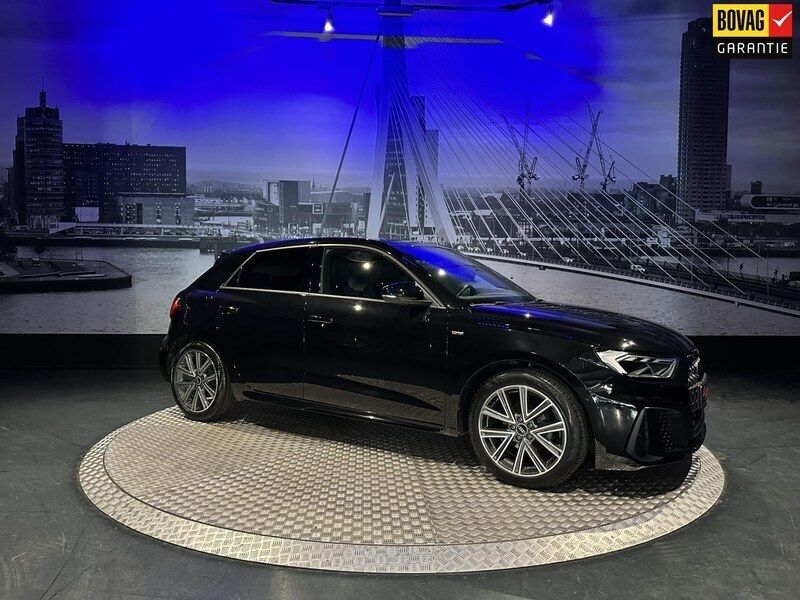 Zwart Gebruikt 2021 Audi A1 Proline Hatchback | € 26.895 (Duur) - Afbeelding 1/4