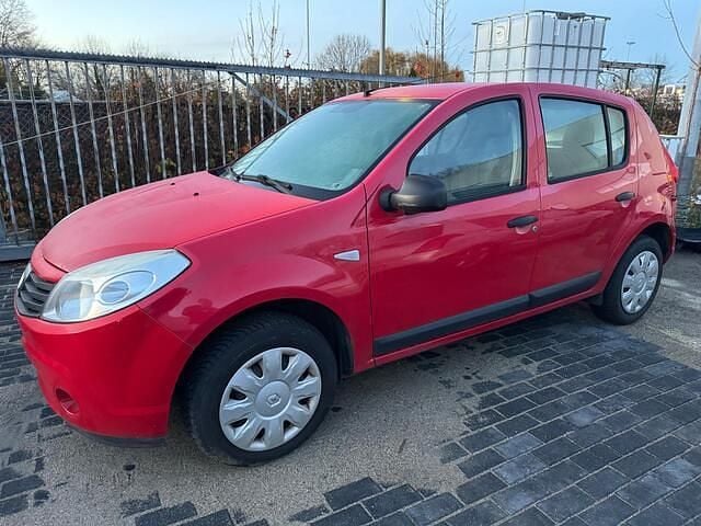 Rood Gebruikt 2009 Dacia Sandero Ambiance Hatchback | € 990 (Super prijs) - Afbeelding 1/4
