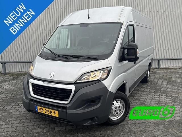 Grijs Gebruikt 2016 Peugeot Boxer Premium Van | € 9.500 (Goede deal) - Afbeelding 1/4