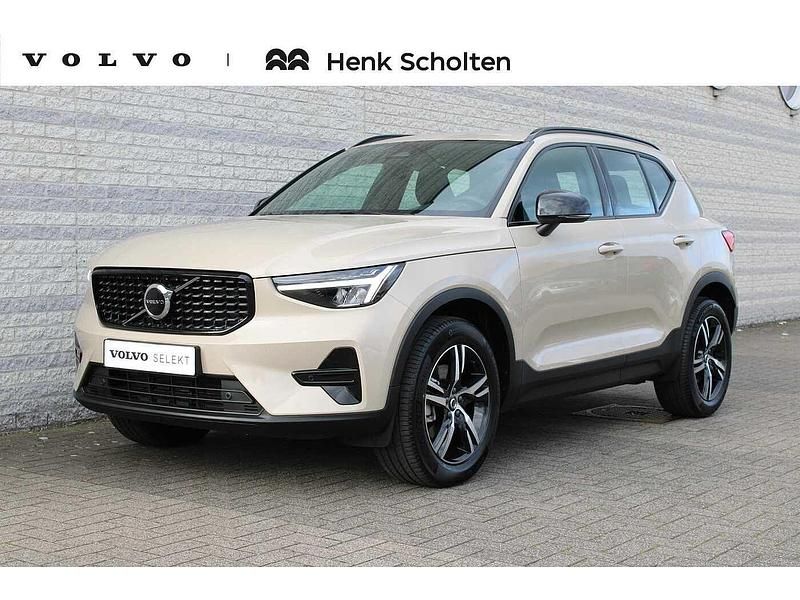 Bruin Gebruikt 2025 Volvo XC40 Plus SUV | € 44.950 (Eerlijke prijs) - Afbeelding 1/3