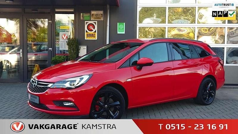 Rood Gebruikt 2019 Opel Astra Innovation Stationwagen | € 16.450 (Eerlijke prijs) - Afbeelding 1/4